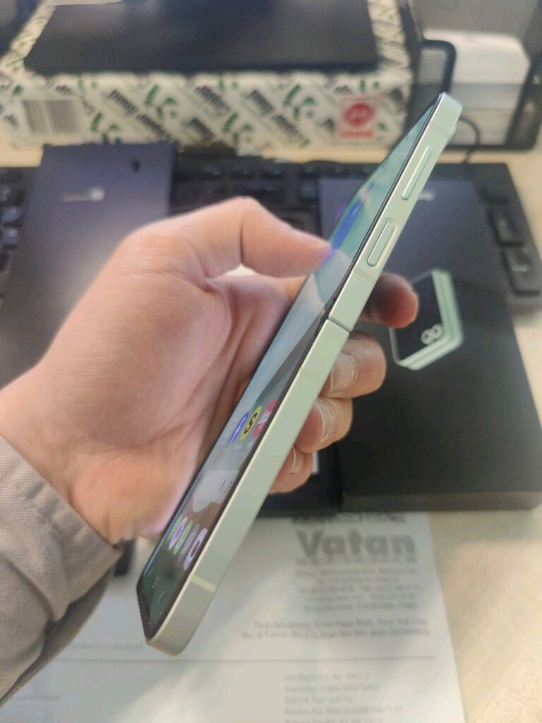 SAMSUNG GALAXY Z FLİP 6 12/512 KUTULU FATURALI GARANTİLİ HATASIZ TR - 9