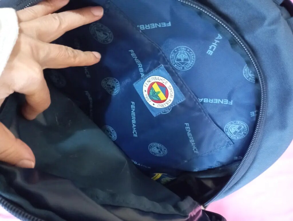Yeni gibi çok iyi durumda sırt çantası Fenerbahçe orijinal lisanslı - 2