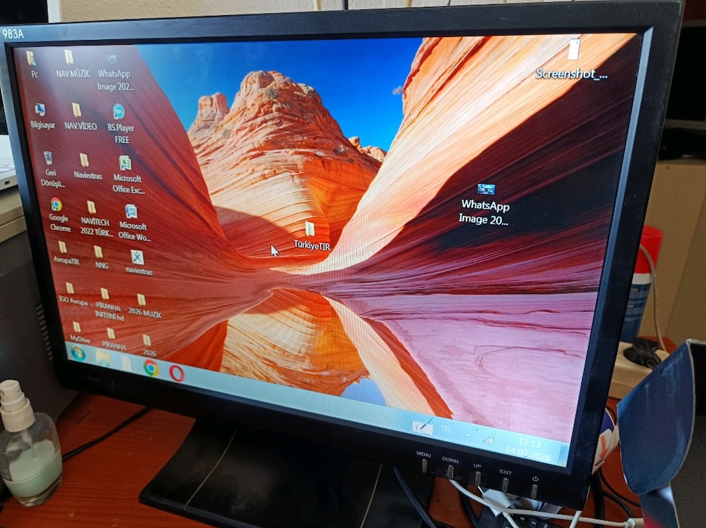 Datron Monitör 19" VGA kablolu Hatasız - 10