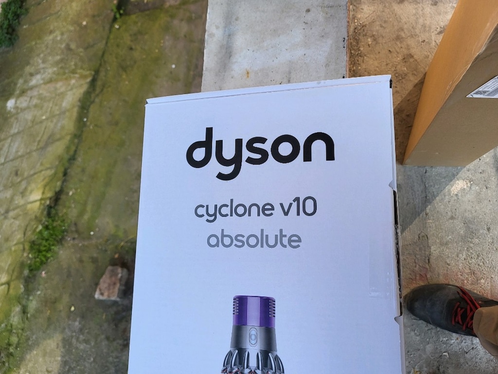 Dyson v10 absolite boş kutu 275 tl - 2