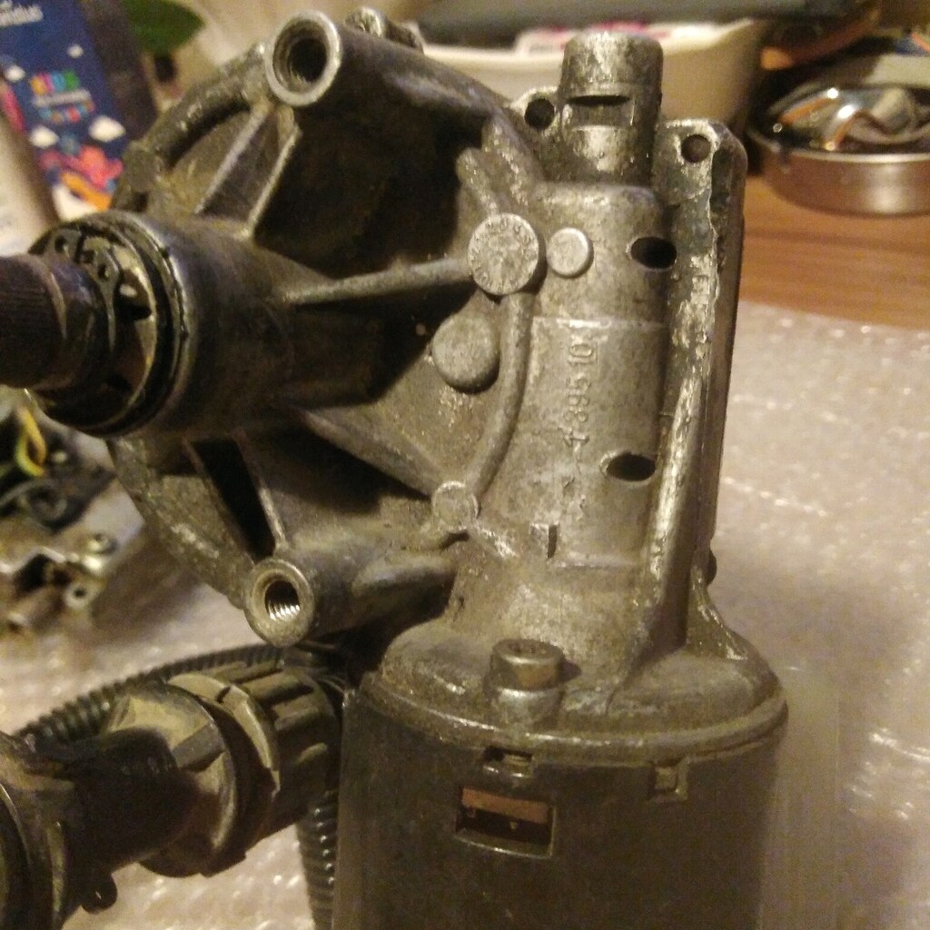 MAN F2000 F90 M90 ÖN SİLECEK MOTORU PARÇA NO: 81264016126 - 4