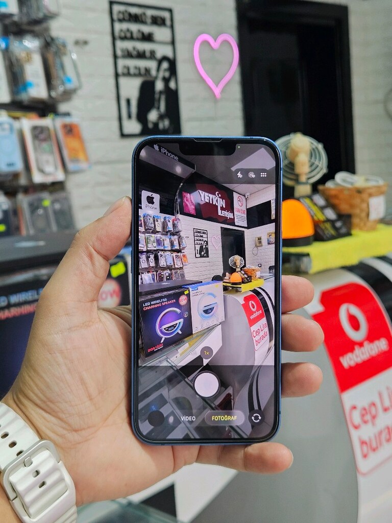 iPhone 13 Mavi 256 GB - 5