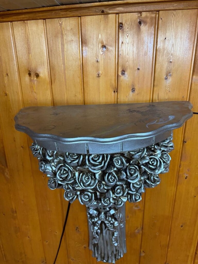 Gümüş/Platin Renk Güllü Duvar Dresuarı - 2