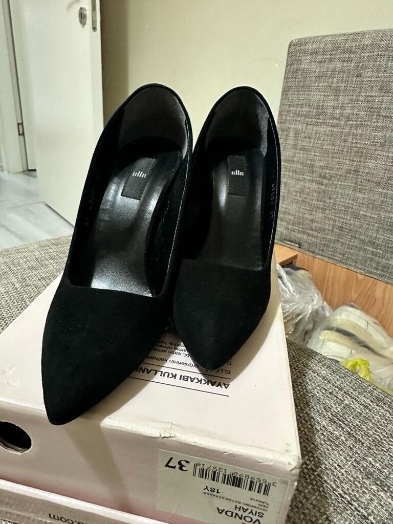 Elle Siyah Süet Stiletto 37 Numara – Çok Temiz - 4