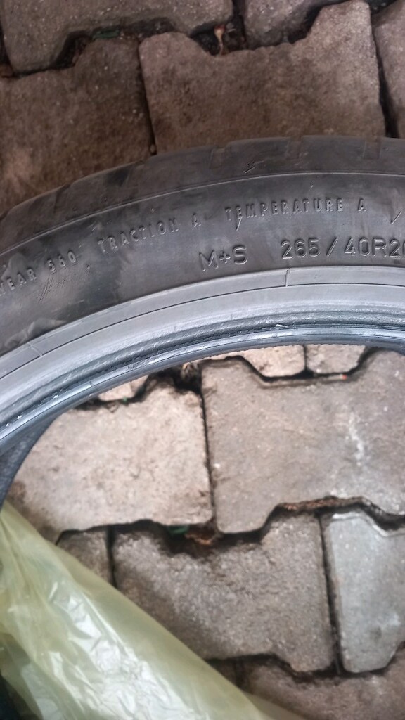 good year marka 265/40R20 - 4