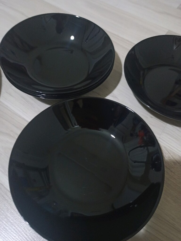 6 tane çukur y.t.6 tane servis t. 6 tane ç.t 3 tane büyük salata tabag - 3