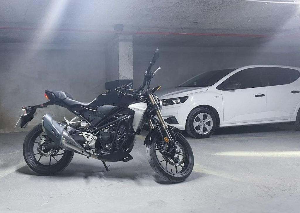6000 KM CB250R - 6