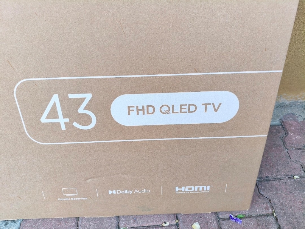 sıfır açılmamış ambalajında 2 yıl garantili 43 inç android TV QLED - 3