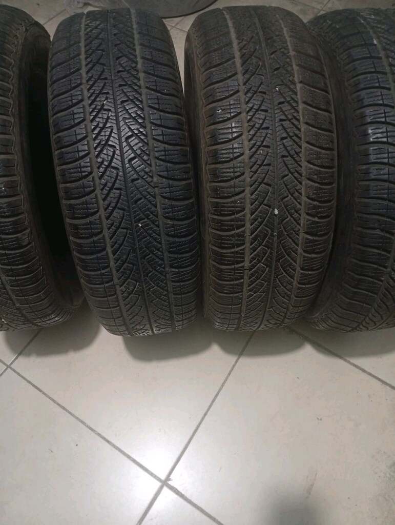 4adet çıkma lastikler 215/60R17 sıfır gibi lastikler - 4