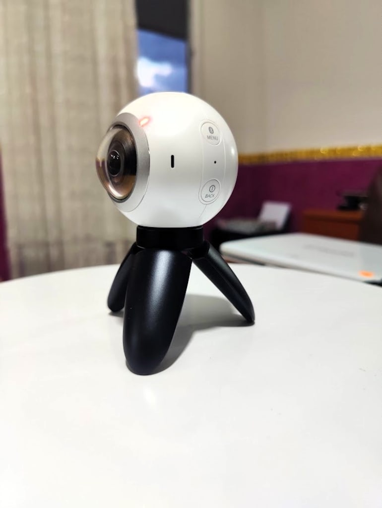 SAMSUNG GEAR 360 YÜKSEK ÇÖZÜNÜRLÜKLÜ KAMERA + 8GB SD KART + GÜNCEL APK - 10