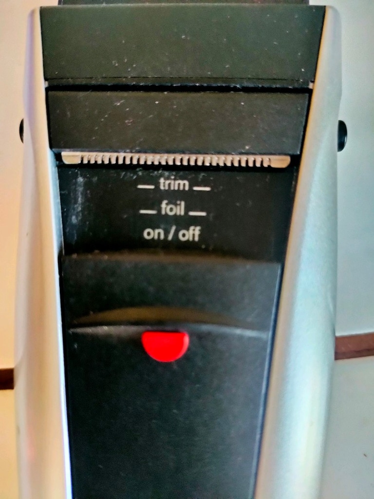 Braun 3615 . tıraş makinesi Hem şarjlı (kablosuz) hem de kablolu olara - 4