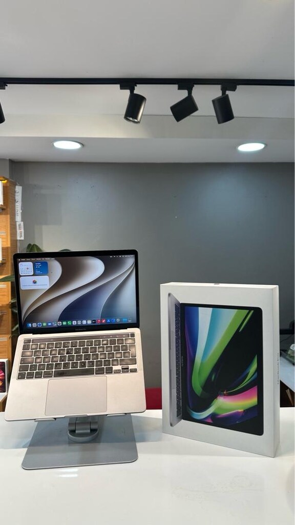 MacBook Pro M2 13” 8/256 PİL :95 Tertemiz hatasız - 2