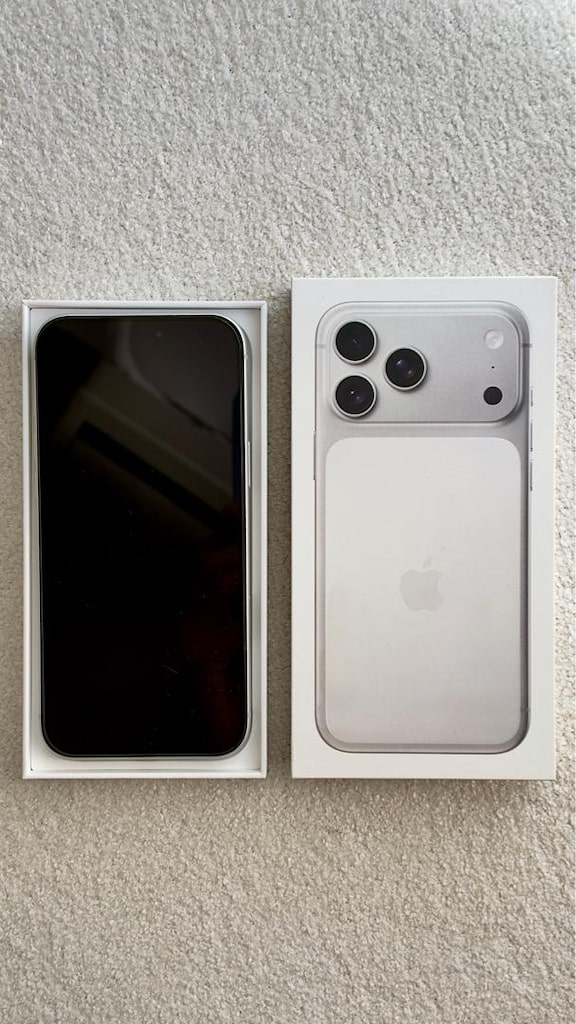 iPhone 17 Pro Max 256 GB Silver - 2