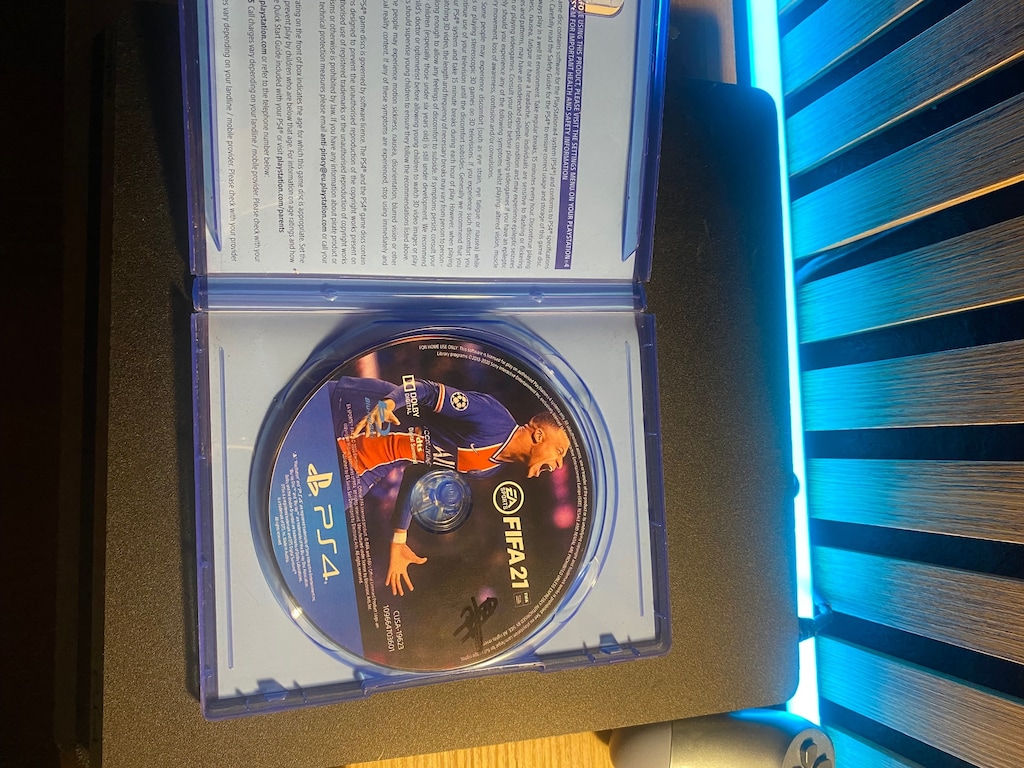 Playstayion 4 Slim - 9