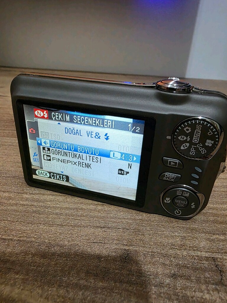 Fujifilm FinePix T200 - 6
