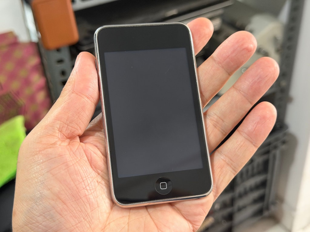 Apple İPod Touch (2.nesil) 8 GB Siyah Mp3 Player - 2