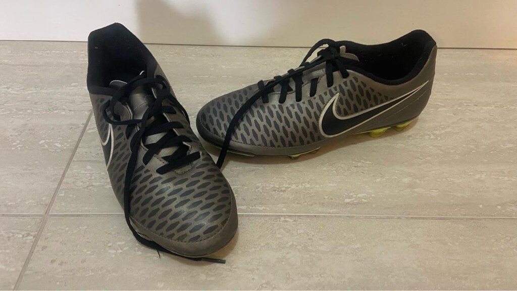 Nike çivili krampon