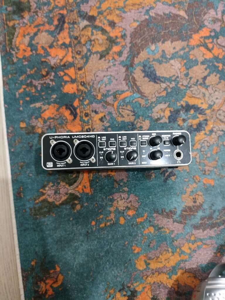 FENDER SQUIER STRAT + BEHRINGER UMC204HD GİTAR SETİ - 3