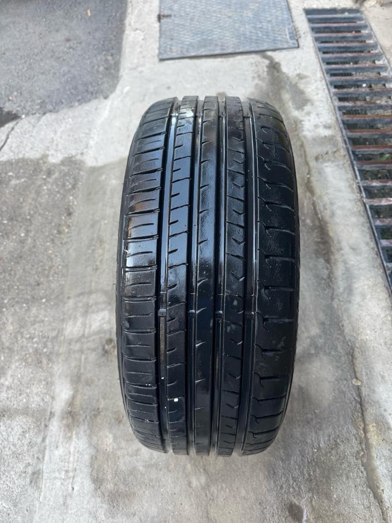 225/45/18 - 4