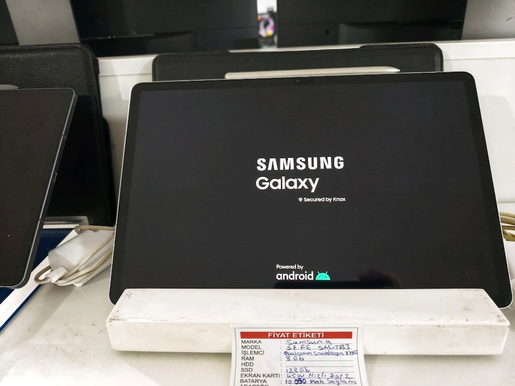 SAMSUNG GALAXY TAB S7 FE - 4