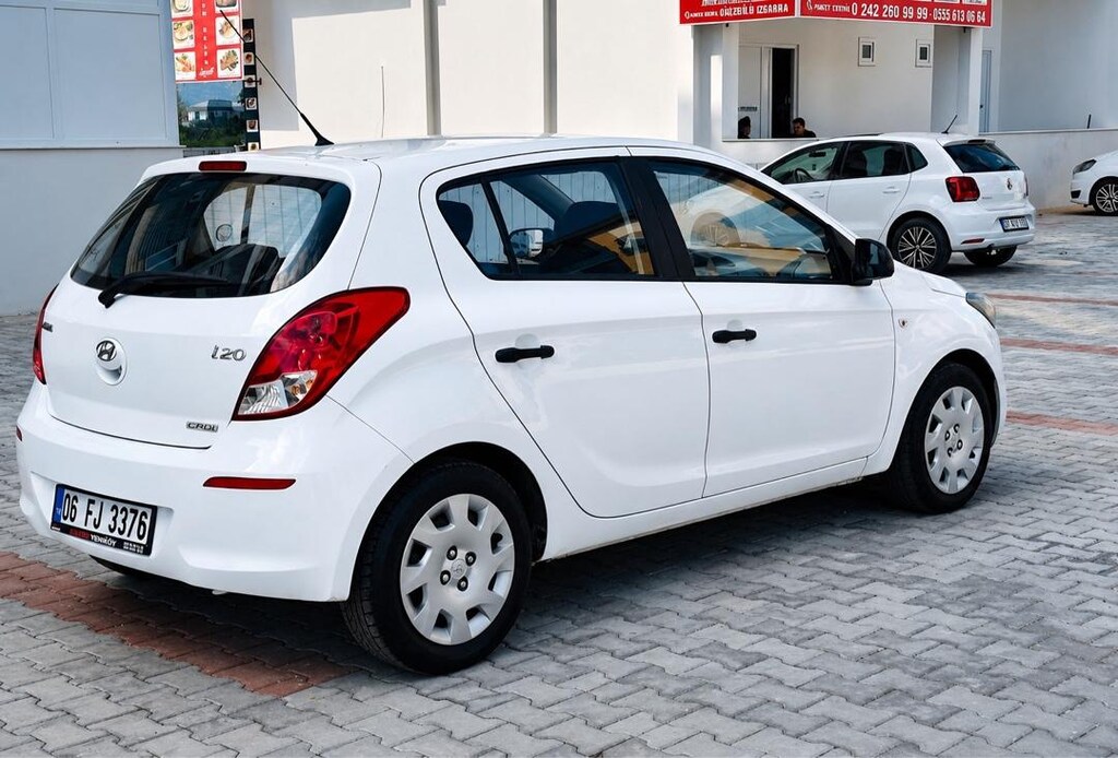 Temiz ve Masrafsız Hyundai i20 - 4