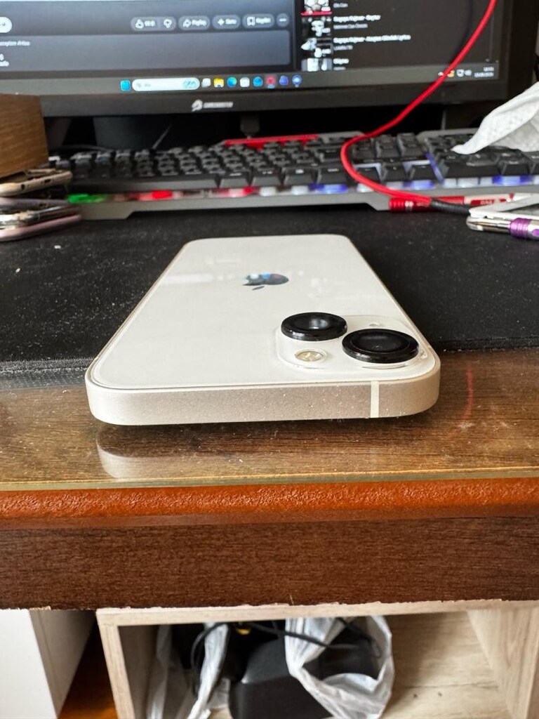 iPhone 13 - 10