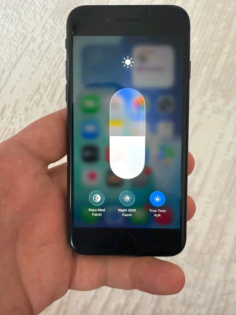 iPhone SE 2020 - 12