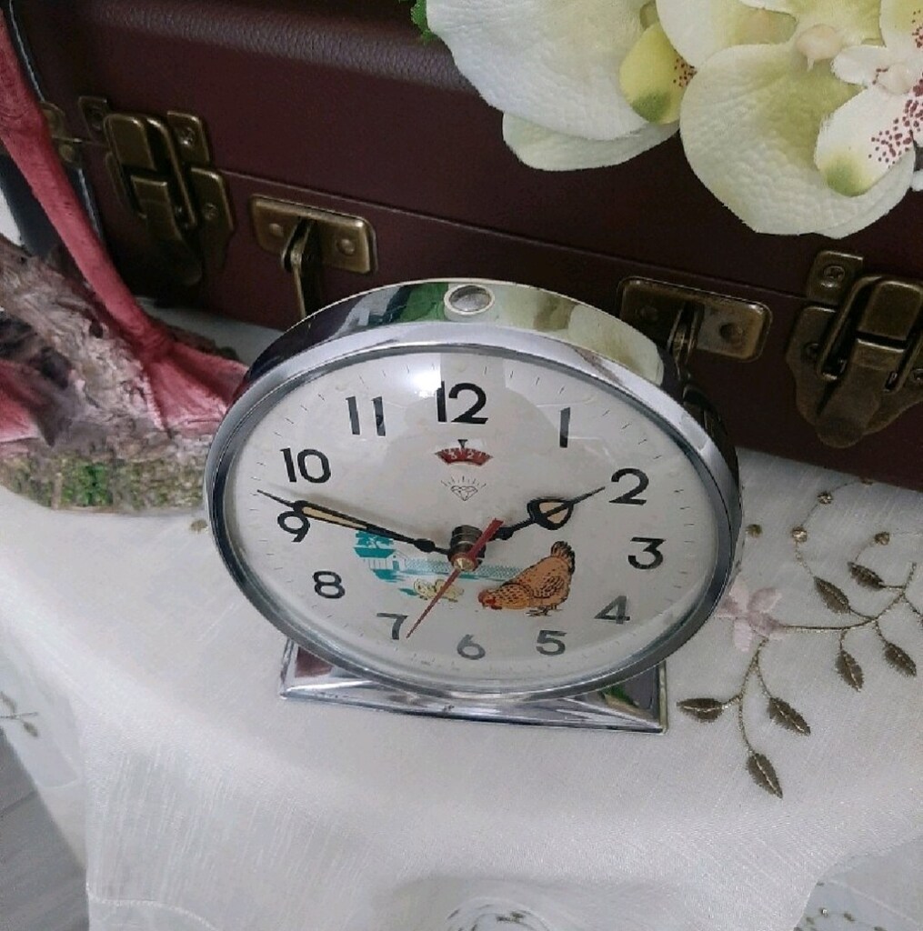 Tavuklu Kurmalı Masa Saati - 7