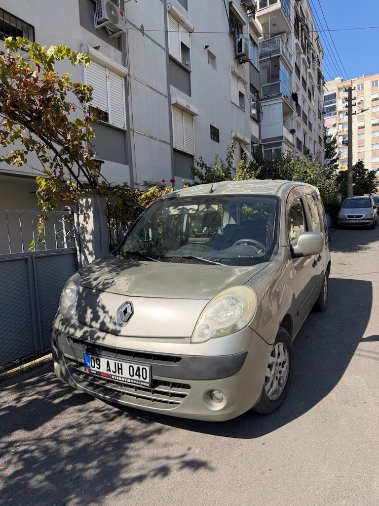 2011 model Hatasız Geniş Aile Kangoo - 2