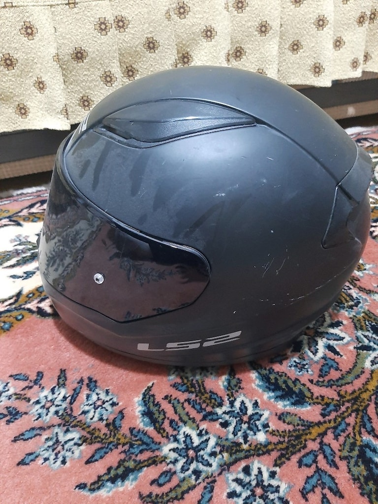 Az kullanılmış siyah vizörlü