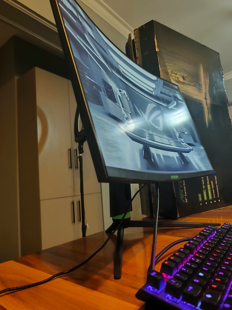 Monster Aryond A32 V1.3 32" 1 ms 2K Curved 165 Hz Oyuncu Monitör - 2