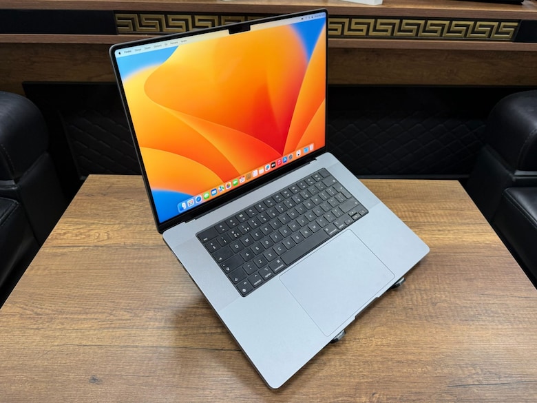Apple MacBook M2 Pro 16GB RAM 1TB SSD 16.2” Uzay Grisi Notebook - 3