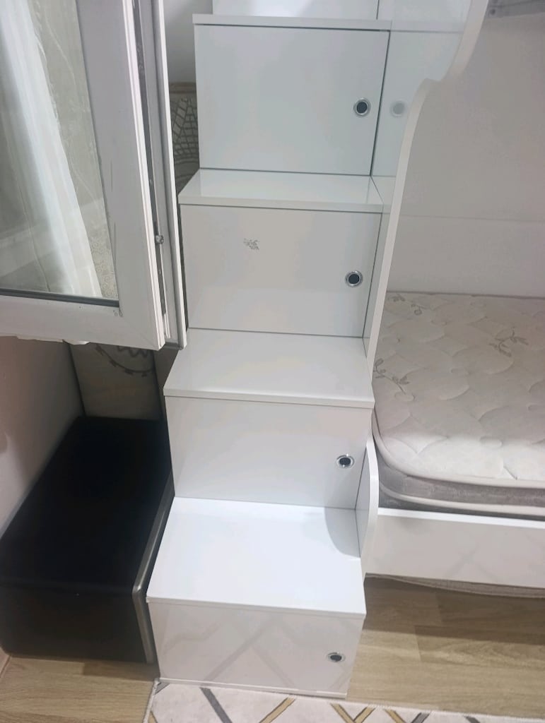 yatak odası 3senelik çocuk odası da az kullanılmış - 5