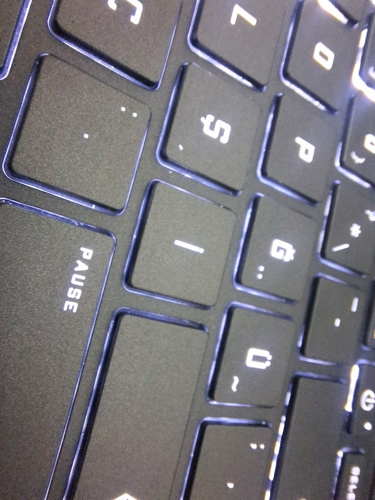 HP Victus oyuncu laptopu 16 gb RAM mouse ve klavye hediye - 5