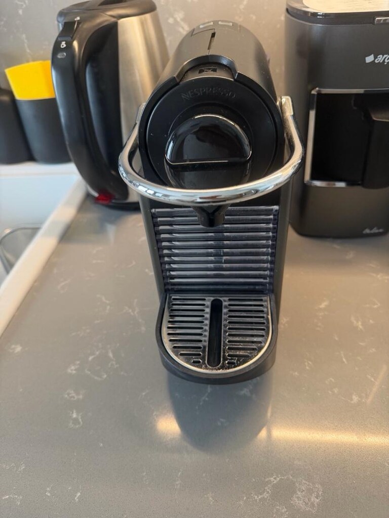 Az kullanılmış Nespresso ve Süt köpürtücü makinesi - 5