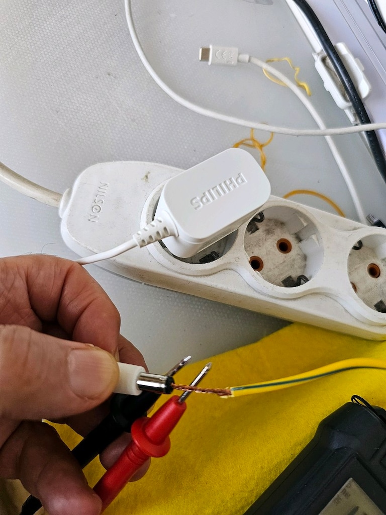 Philips lazer ve epilasyon şarjı.15v=5.4w - 3