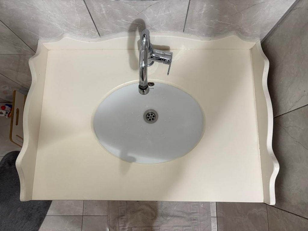 Kusurlu Özel Üretim Lake Banyo Lavaboaltı Dolap - 5