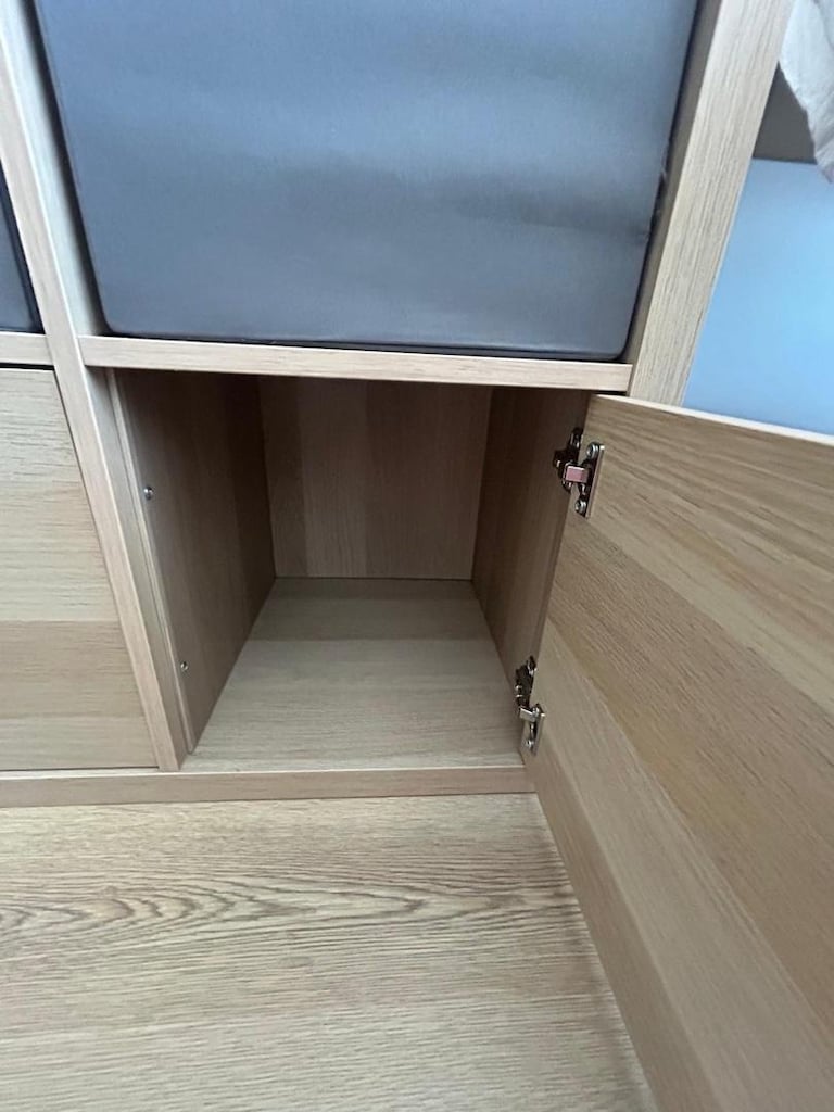 IKEA Kallax Dolap ve Sandalye - 4
