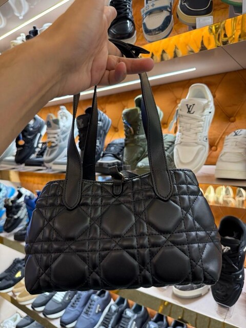 Christian Dior Siyah Kapitone Omuz Çanta