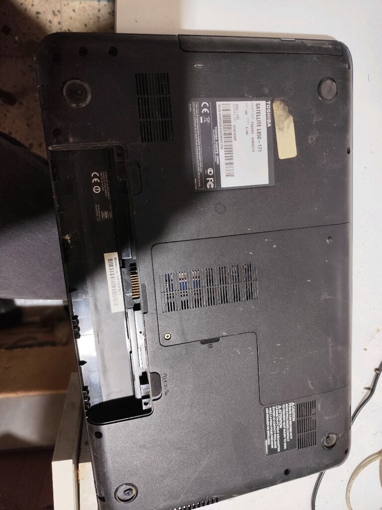 Toshiba satelite l850 sadece kasa omple - 4