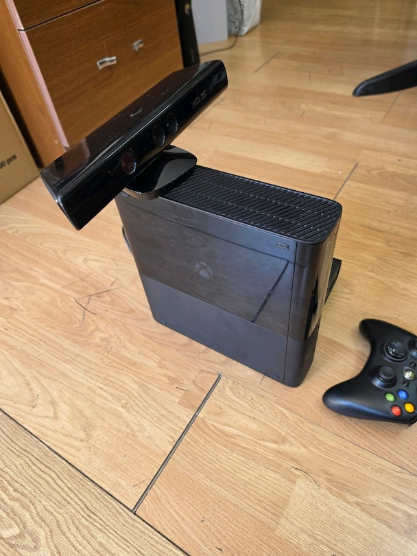 XBOX360 E KASA 250 GB JTAGLI KİNECTLİ FUL OYUNLU - 2