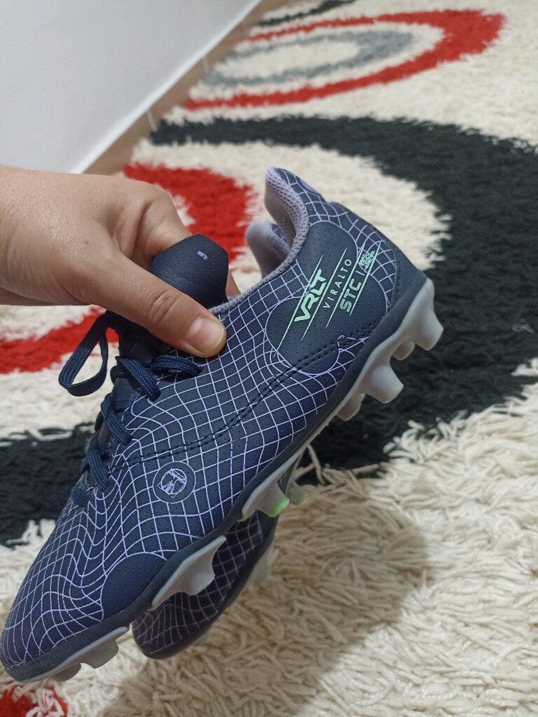 Erkek çocuk krampon decathlondan alınmıştır - 2