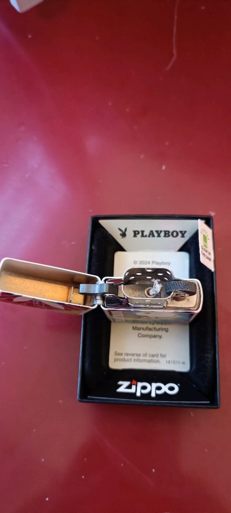 Zippo playboy fosforlu - 4
