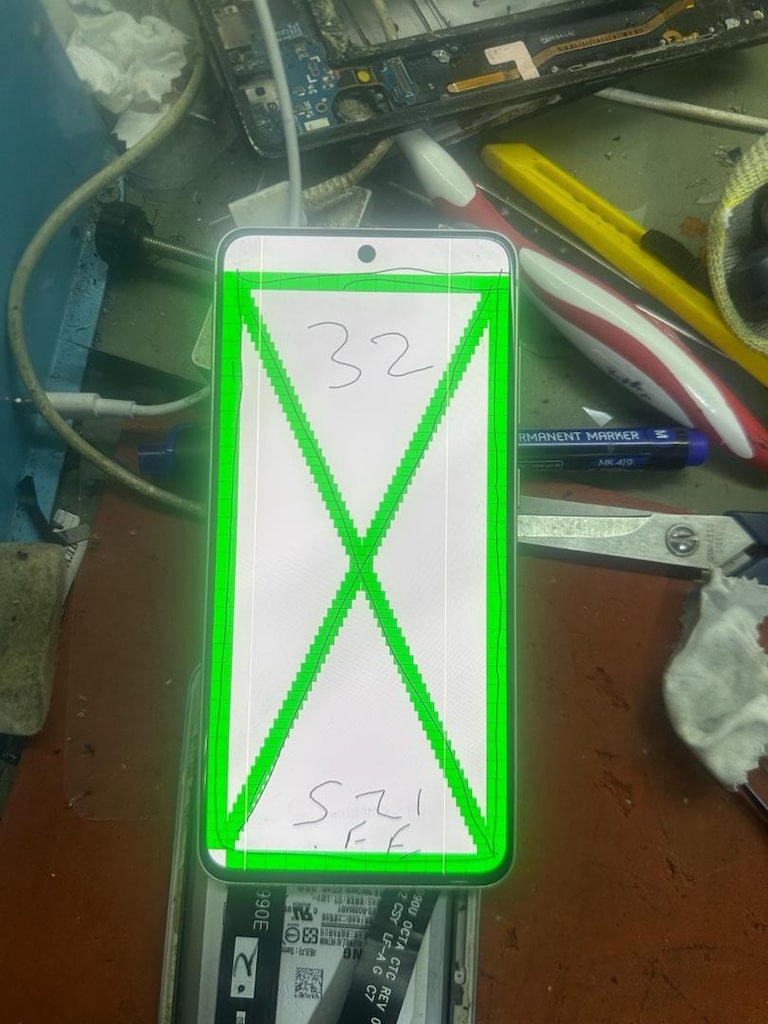 Samsung s21 FE orijinal çizgili ekran - 2