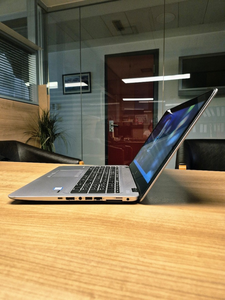 Laptop HP i5 İşlemci Dokunmatik Ekran 256GB SSD Işıklı Klavye - 4
