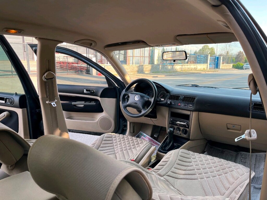 VOLKSWAGEN BORA 1.6 - 12