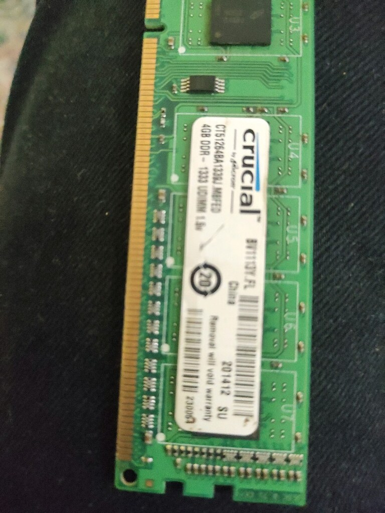 CRUCIAL 4 GB RAM - 2