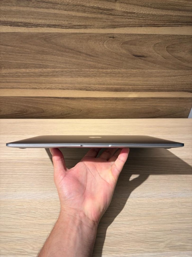MacBook Air / M1 / 13 inç / 8 GB Ram / 256 GB Ssd - 5