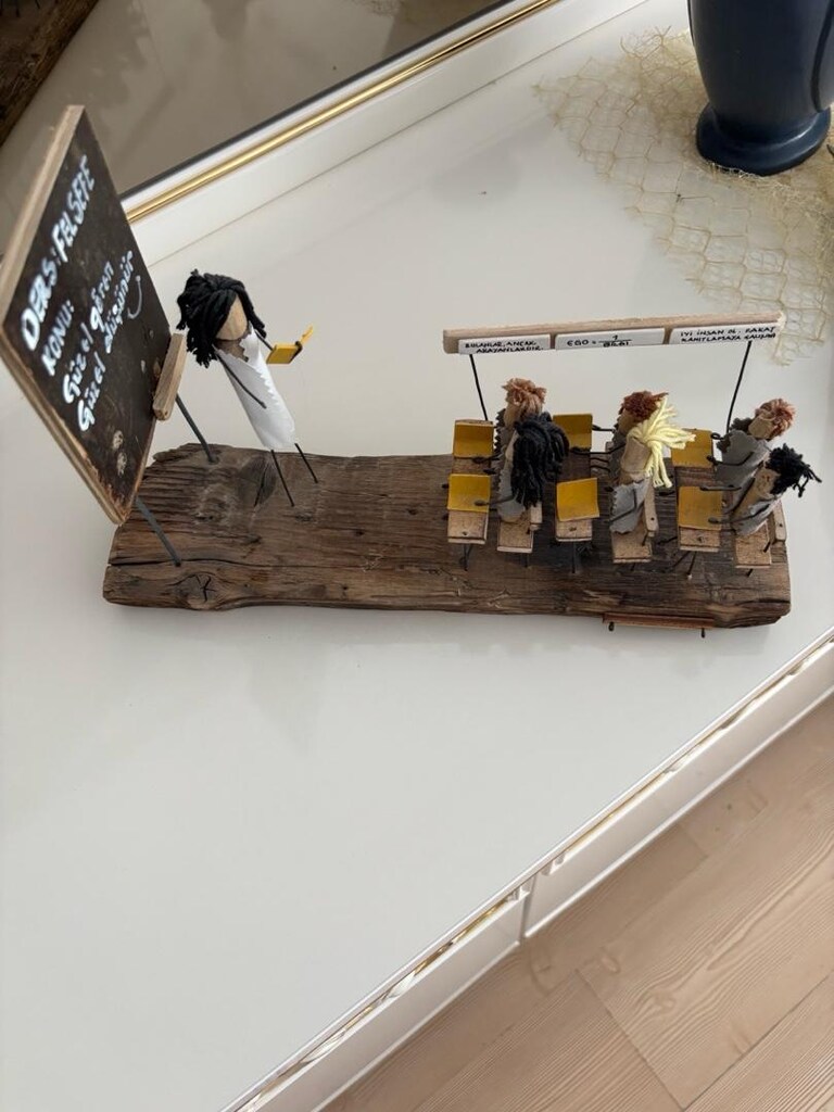 öğrenci öğretmene hediye okul sınıf ders felsefe - 4