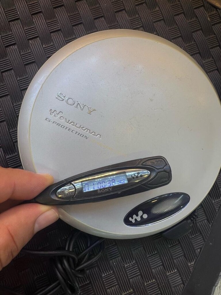 Sony Cd Walkman D-EJ775 - letgo'dan Sıfırından Uygun Fiyata Al